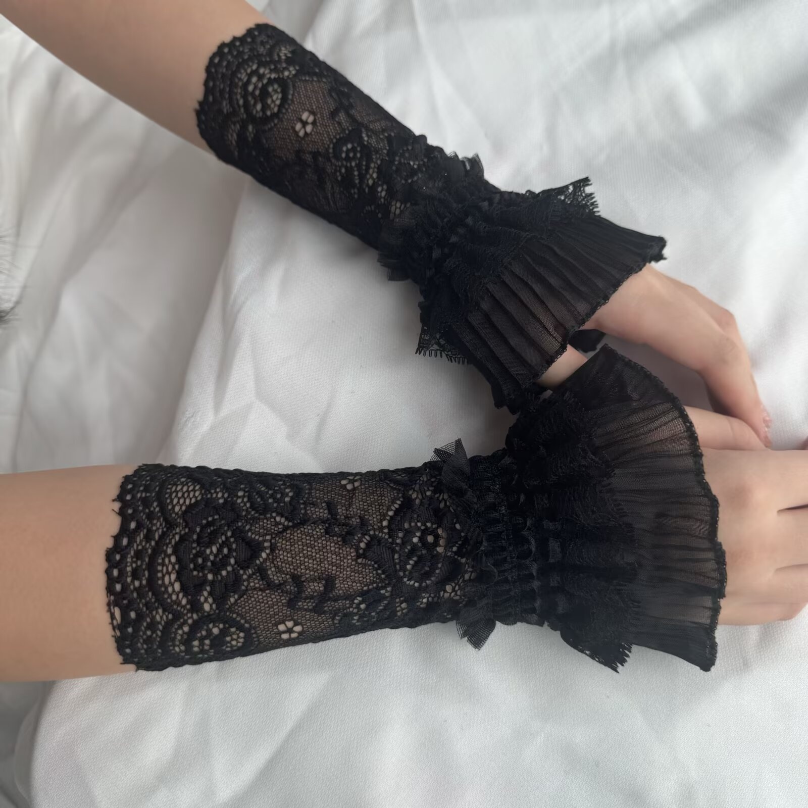 Lace Hollow Wrist Covers Trump - Men Accessories Wrist review and price